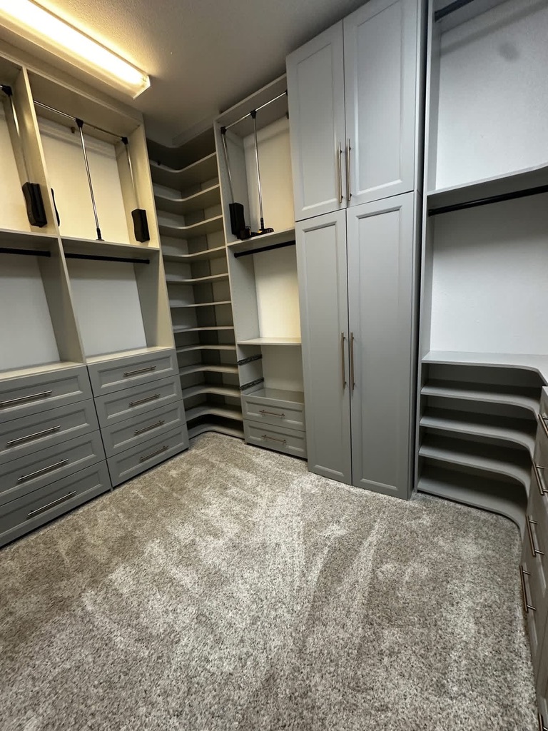 Gray L-Shape Master Closet