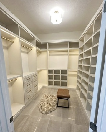White Walk-In with Open Shelving